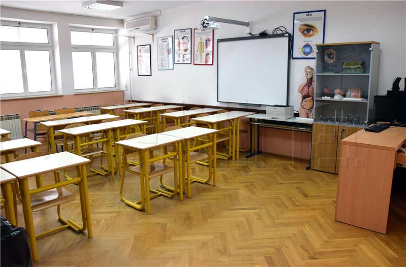 Teachers in Croatia earn 40% less than in Slovenia