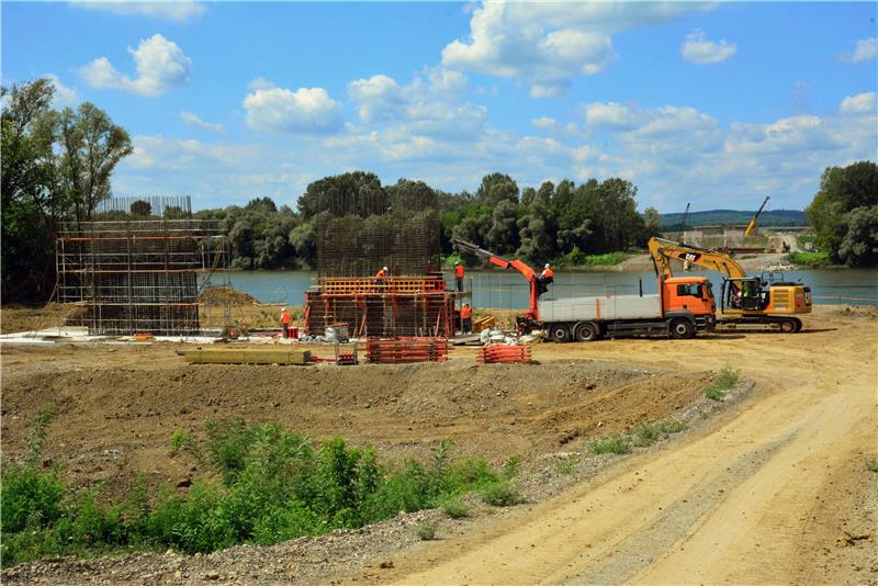 Work opens on new Croatia-Bosnia bridge at Gradiska