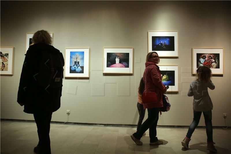 Izložba fotografija finalista i pobjednika natječaja fotografskog festivala Rovinj Photodays 2019. i dobitnice Grand Prixa 2018.