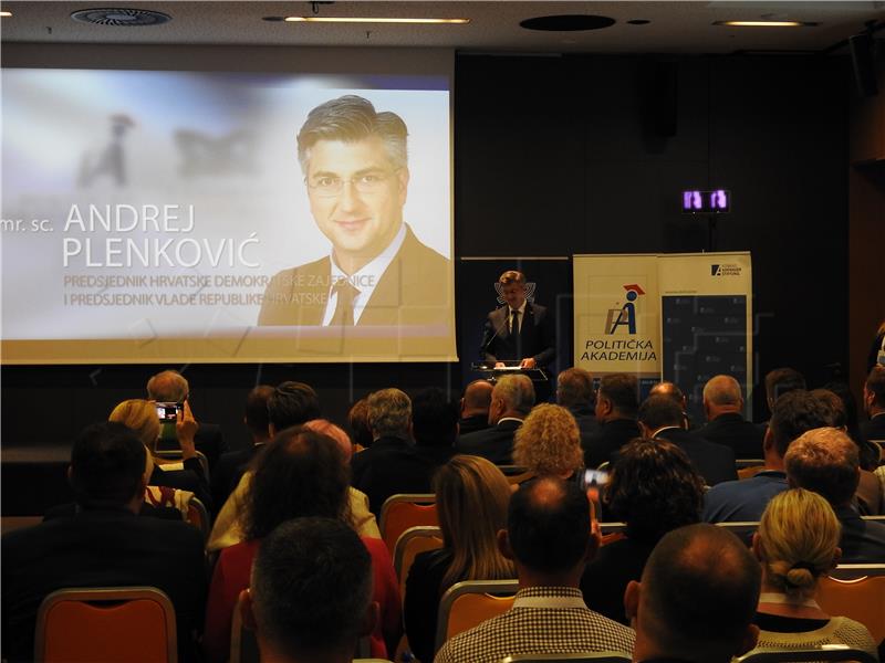  Plenković nazočio skupu Alumnista Političke akademije Zaklade hrvatskog državnog zavjeta