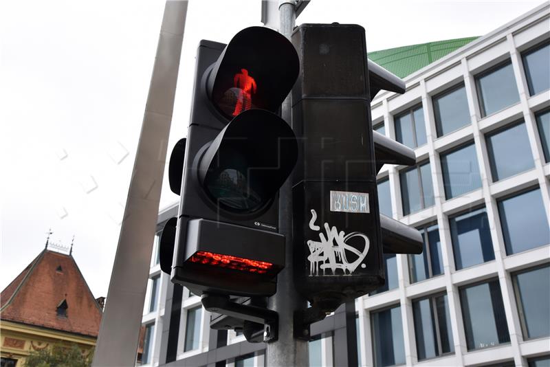 New traffic light in Zagreb alerts pedestrians looking at mobile phones