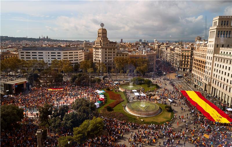 Oko 10.000 zagovornika cjelovite Španjolske promarširalo Barcelonom