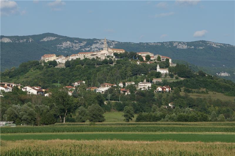 Croatia's Book Month 2019 kicks off with opening of new town library in Buzet