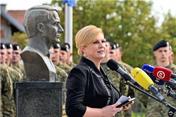 Grabar-Kitarović: Vukovar ima rane koje bi lakše liječio da ne mora živjeti s presporom pravdom