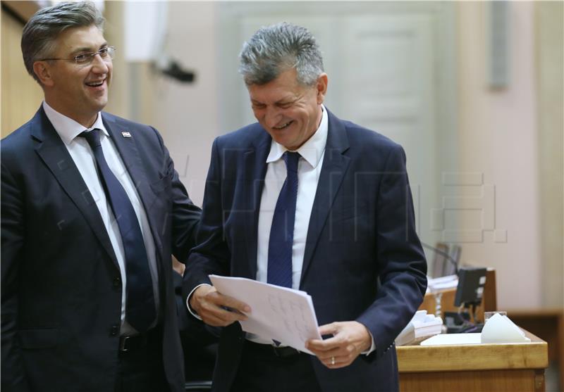 Plenković: Kujundžić ostaje ministar zdravstva