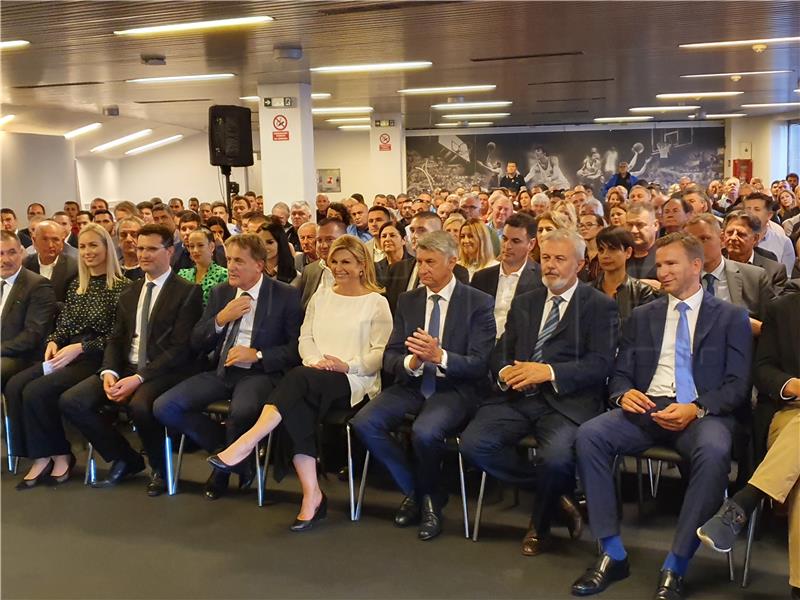 Grabar-Kitarovic holds preparatory meeting in Zadar ahead of presidential election