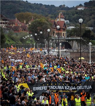 Sánchez odbio pregovore s Torrom, prosvjedi u Kataloniji 