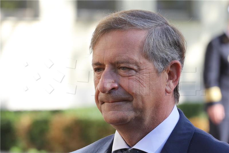 Erjavec u Zagrebu nije htio komentirati je li Hrvatska spremna za šengenski prostor