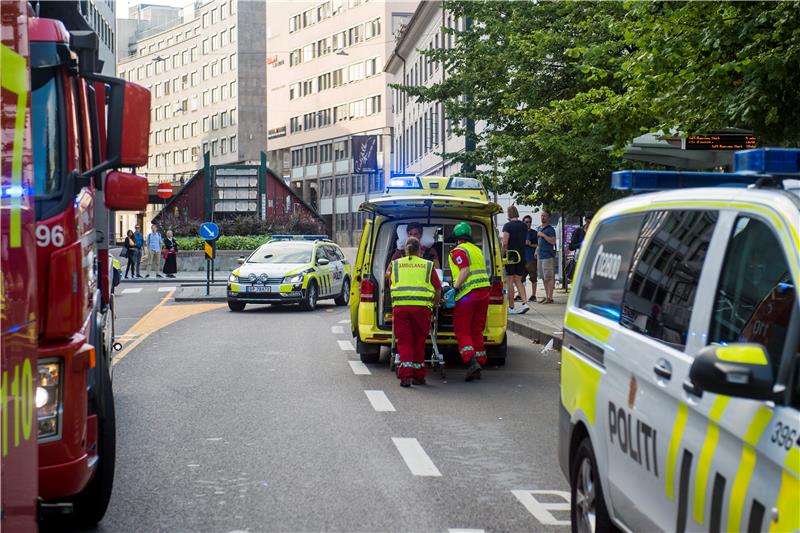 Naoružani muškarac oteo vozilo hitne pomoći u Oslu, nekoliko stradalih 