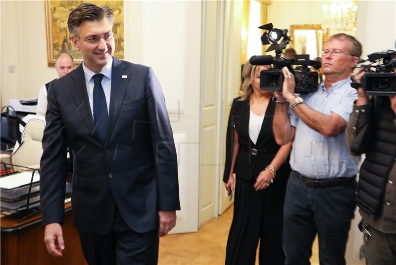 Premijer Plenković primio povjerenika Europske komisije za migracije Dimitrisa Avramopoulosa