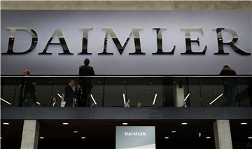 (FILE) GERMANY ECONOMY DAIMLER