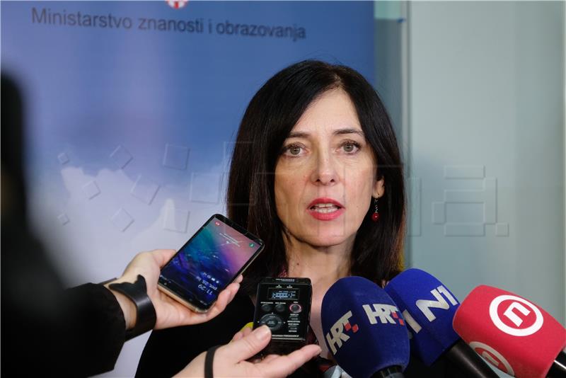 Divjak: Treba izaći iz stranačkih i interesnih rovova