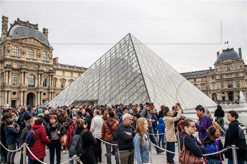 FRANCE LOUVRE DA VINCI