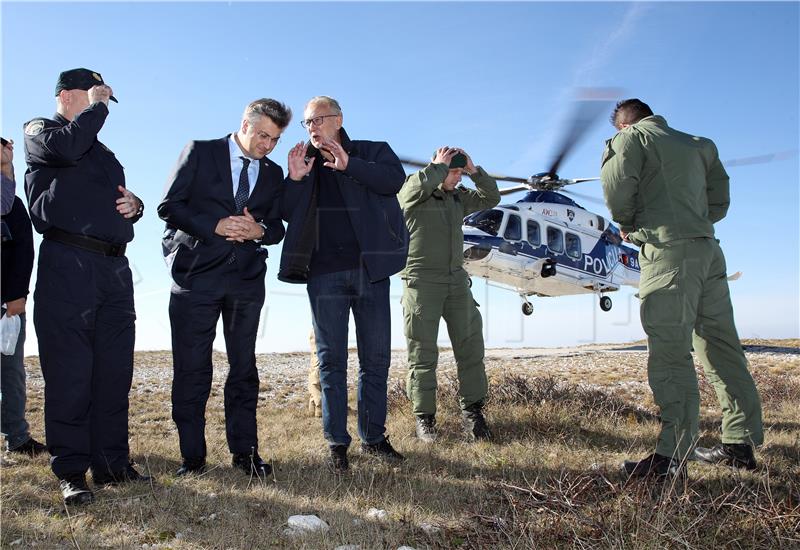 Plenković i Božinović obišli migracijski pravac kod Željave