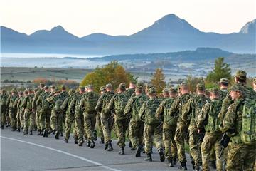 MORH: 1. naraštaj novih vođa HV-a na hodnji od Udbine do Knina