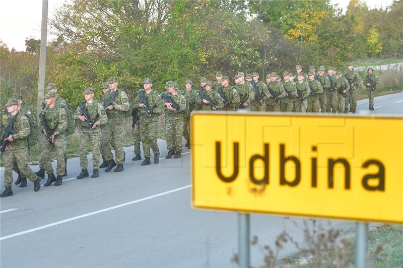 MORH: 1. naraštaj novih vođa HV-a na hodnji od Udbine do Knina