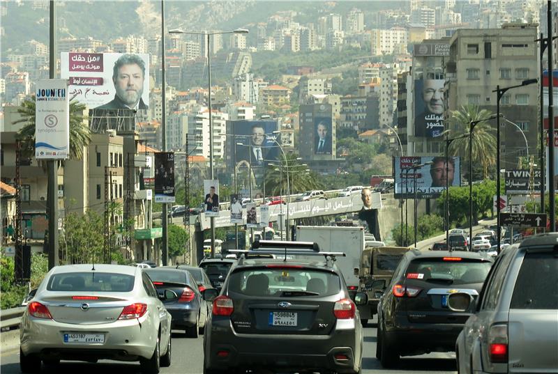 Libanonski prosvjednici diljem zemlje formiraju ljudski lanac 