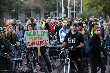 Dozens of cyclists protest against inadequate infrastructure in Zagreb