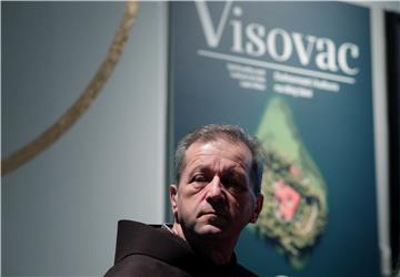 Prestavljena izložba "Visovac: Duhovnost i kultura na Biloj Stini"