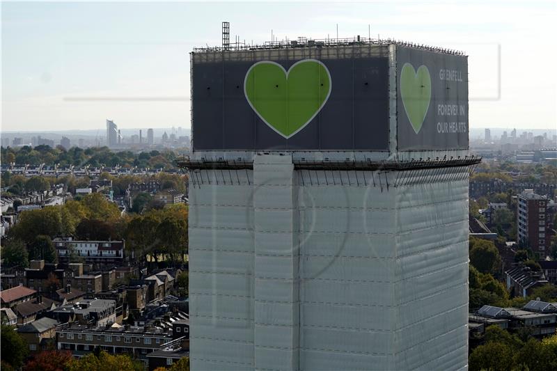 Požar tornja Grenfell u Londonu: Žrtve kritiziraju vatrogasce