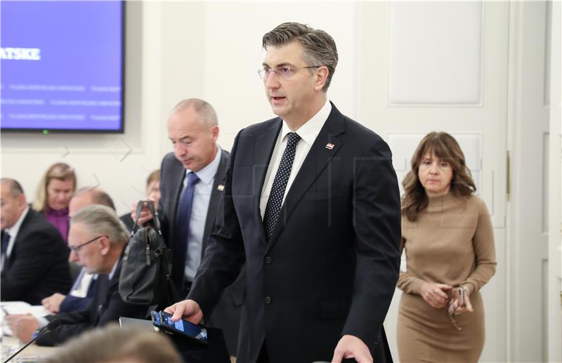 Plenković apelirao da se u dijalogu riješi pitanje plaća u obrazovanju