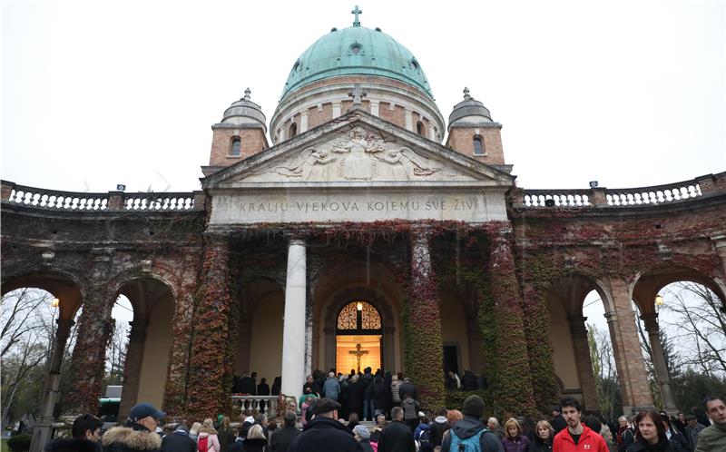 Mirogoj na blagdan Svih svetih