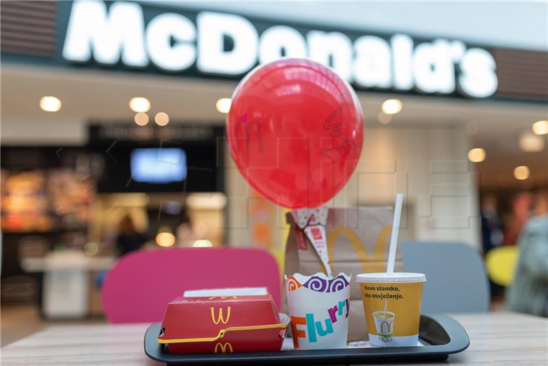 McDonald's uvodi papirnate slamke i drugi neplastični pribor i ambalažu