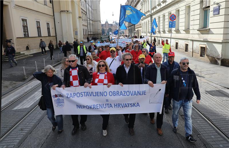 Prosvjed učitelja pod nazivom  '6.11. za 6,11 posto'