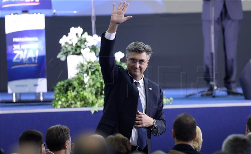 Plenkovic calls for strong support for Grabar-Kitarovic's re-election