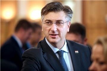 Plenković: Strateški cilj je do kraja mandata sljedeće vlade uvesti euro