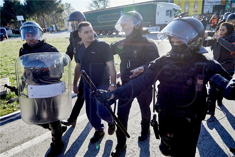 Policija odblokirala autocestu između Španjolske i Francuske, očekuju se novi prosvjedi