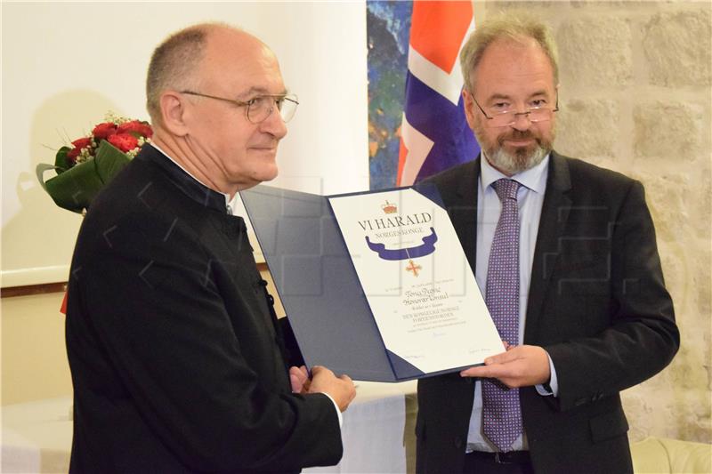 Honorary consul Tonci Peovic awarded Royal Norwegian Order of Merit