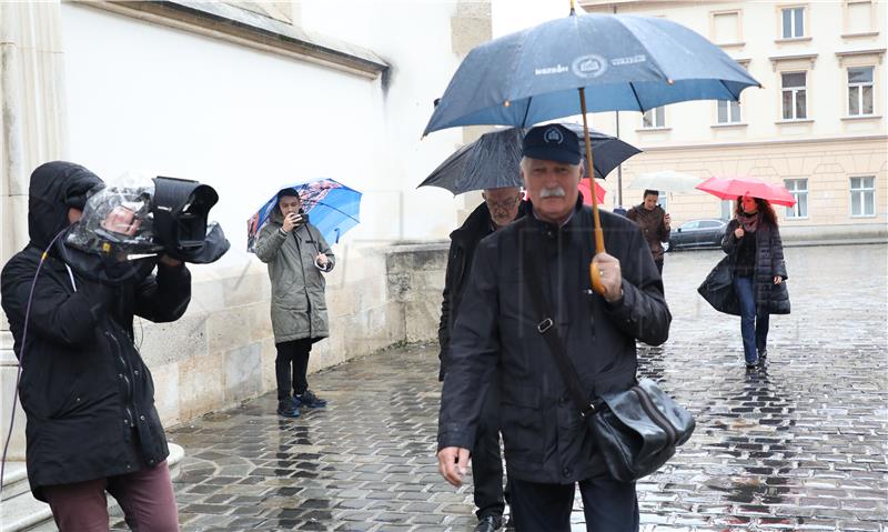 Konferencija za medije sindikata na Markovom trgu