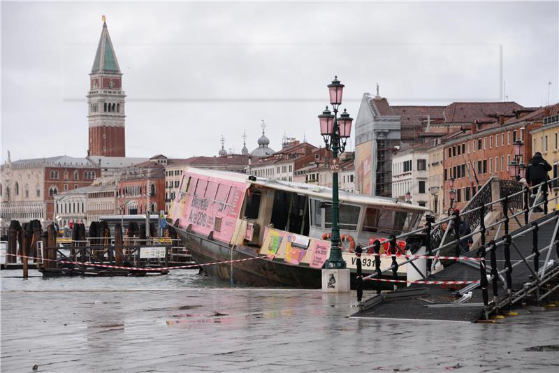 Venecija pogođena najgorim poplavama u 53 godine 