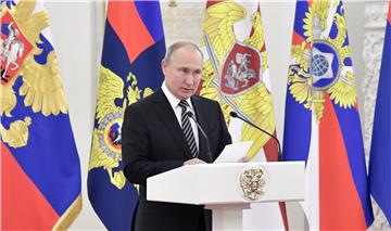 Putin: Rusija odgovornom ekonomskom politikom izbjegla recesiju