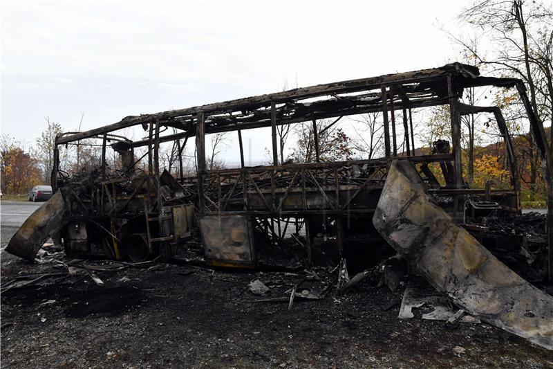 Izgorio autobus koji je prevozio djecu