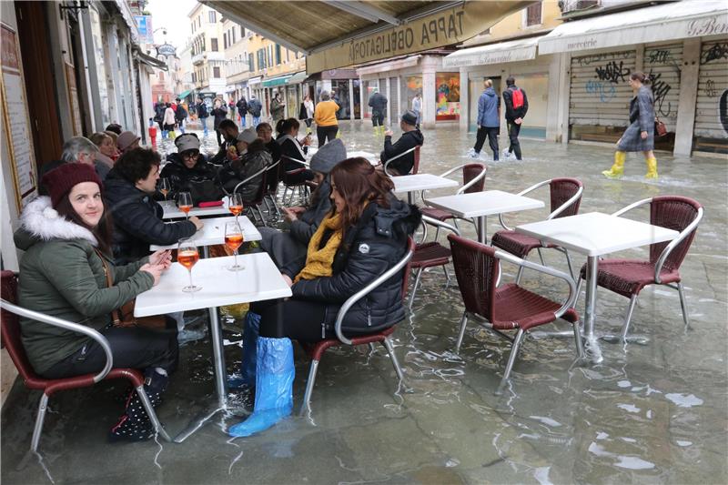 Veneciju pogodila još jedna iznimna plima, grad proživljava najgori tjedan u posljednjih 150 godina