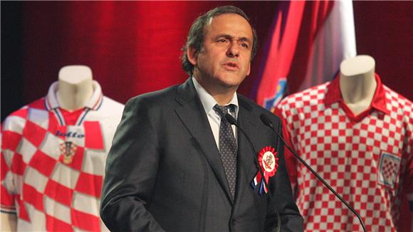 Bivši čelnik UEFA-e Michel Platini nazvao VAR "prekrasnim sranjem" 