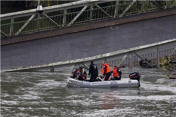 FRANCE BRIDGE COLLAPSE