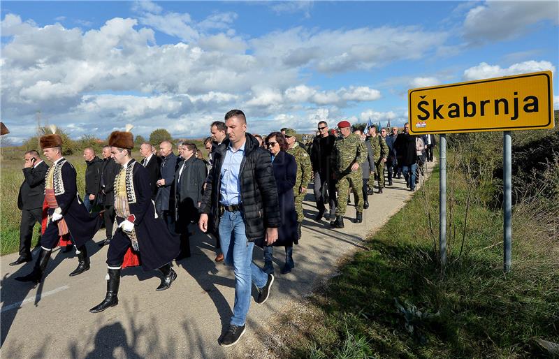 Oko 15.000 ljudi na 28. obljetnici stradanja Škabrnje