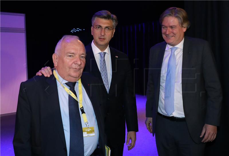 Daul, Plenković i Lopez-Isturiz na konferenciji za medije