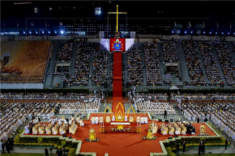 Papa pozvao Tajlanđane da u kršćanima ne vide "strance"