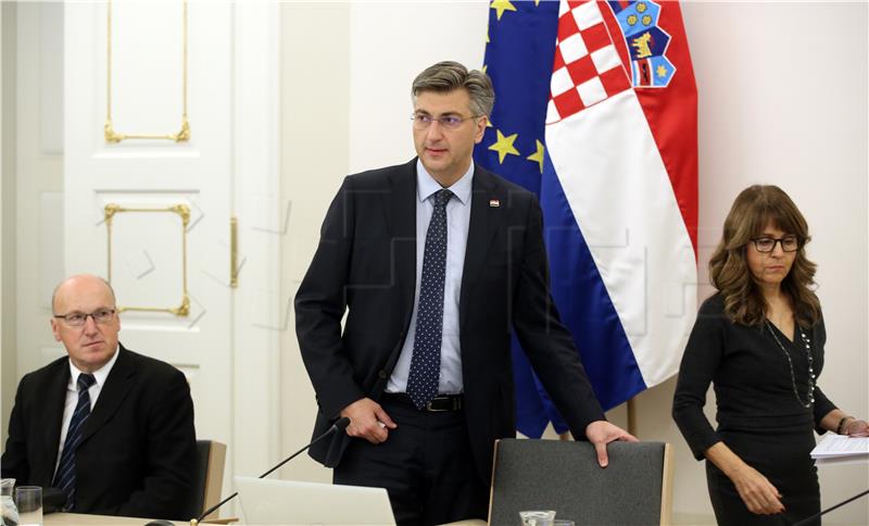 Plenković: Zovu nas roditelji i pitaju do kada djeca neće ići u školu