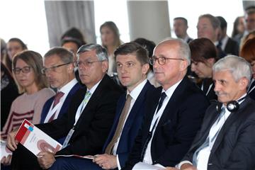 Konferencija "Budućnost eurozone kao valutne unije - Hrvatska na putu prema euru"