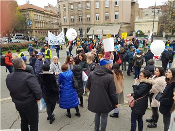 Prosvjed u organizaciji sindikata osnovnih i srednjih škola