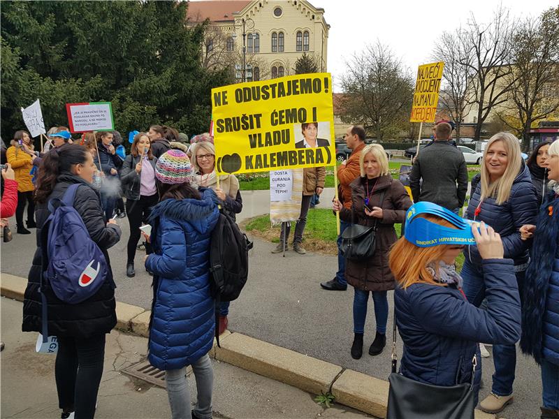 Prosvjed u organizaciji sindikata osnovnih i srednjih škola