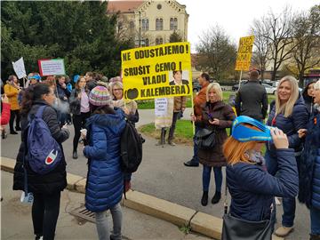 Prosvjed u organizaciji sindikata osnovnih i srednjih škola