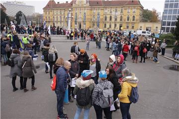 Prosvjed u organizaciji sindikata osnovnih i srednjih škola