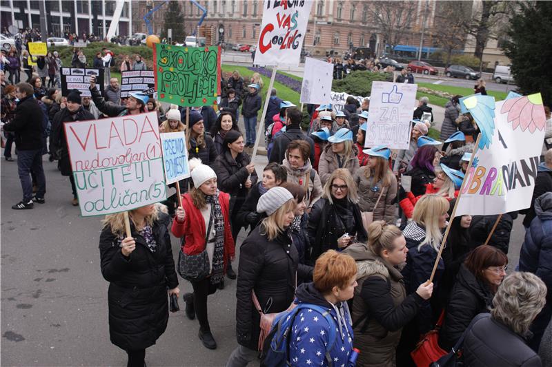 Prosvjed u organizaciji sindikata osnovnih i srednjih škola