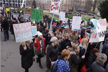 Prosvjed u organizaciji sindikata osnovnih i srednjih škola